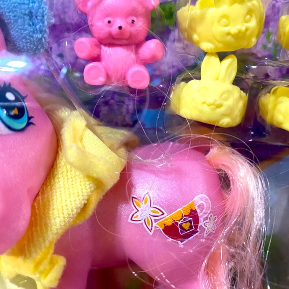 MY LITTLE PONY G3 2003 NWT PRETTY PONY FASHIONS TEA LEAF TOYS R US EXCLUSIVE - Picture 2 of 16